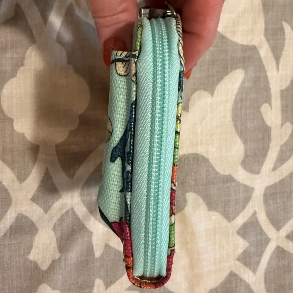 Sakroots Artist Circle Large Smartphone Crossbody Wallet in a floral pattern - Picture 6 of 13